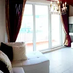 Pollo Mikosta ساني بيتش