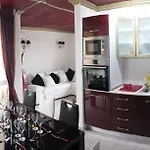 شقة Pollo Mikosta